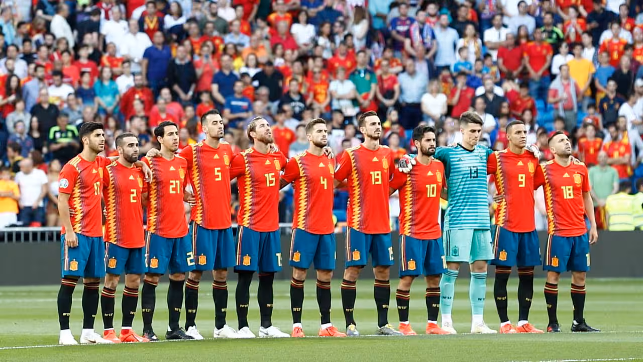 España gana a Suecia