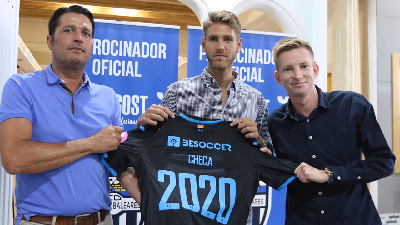 Checa presentado en el Baleares