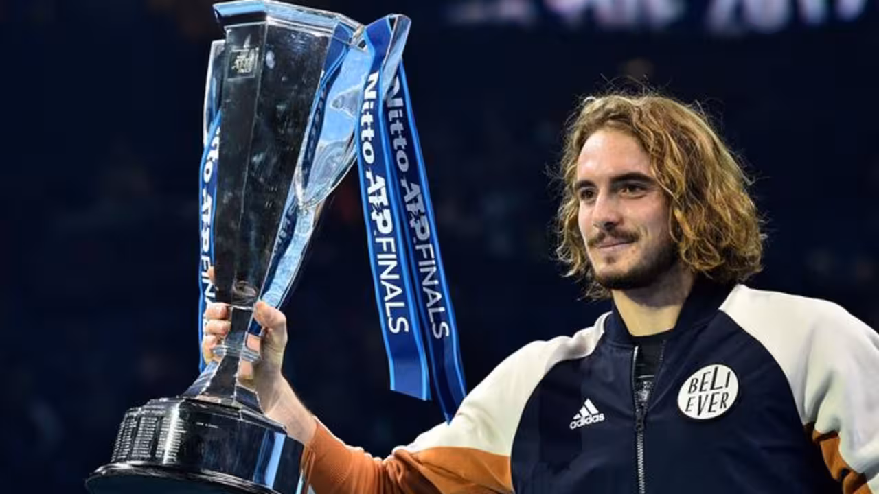 Tsitsipas gana en Londres