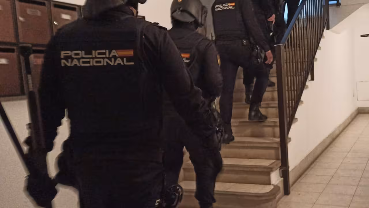 29/04/2023 Agentes de la Policía Nacional.
SOCIEDAD 
POLICÍA NACIONAL