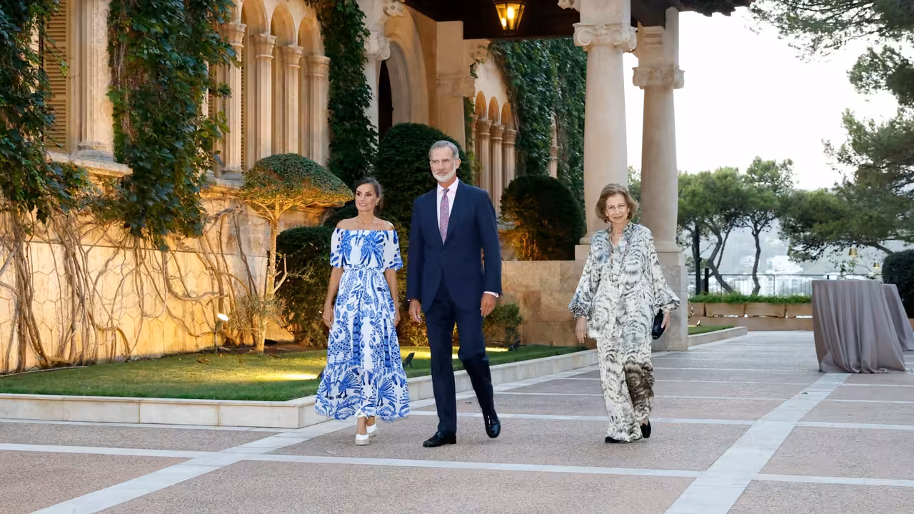Felipe VI, doña Letizia y la reina emérita Sofía en la recepción real en Marivent | FOTO: Casa Real