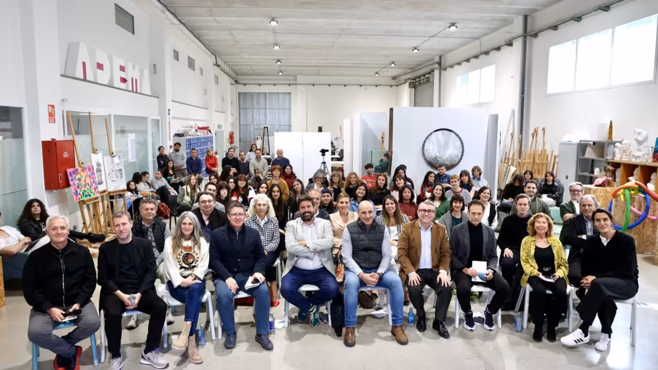 FOTO FAMILIA PRESENTACIÓN  BIENAL ADEMA