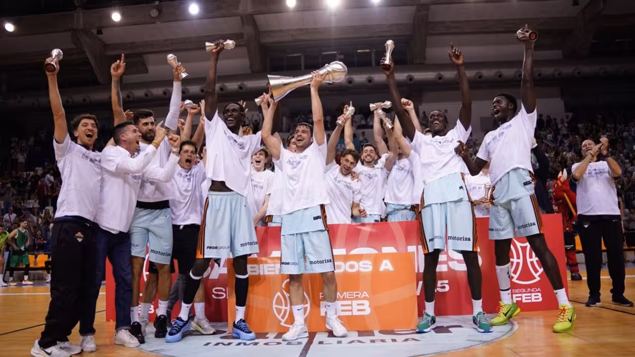 El Palmer Basket asciende