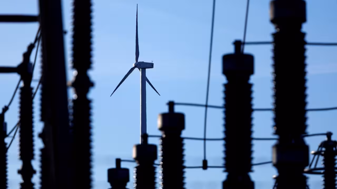 2025. Redes eléctricas_