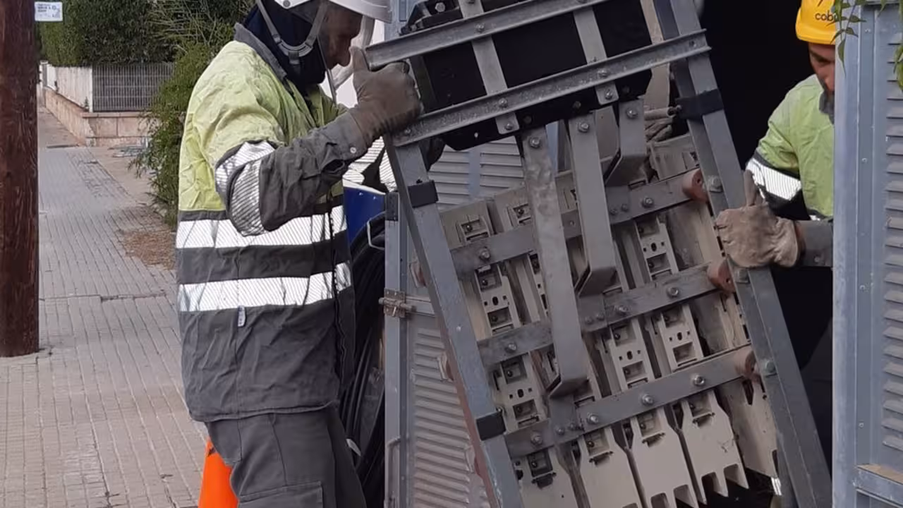 Retirada quadreBT a mà_