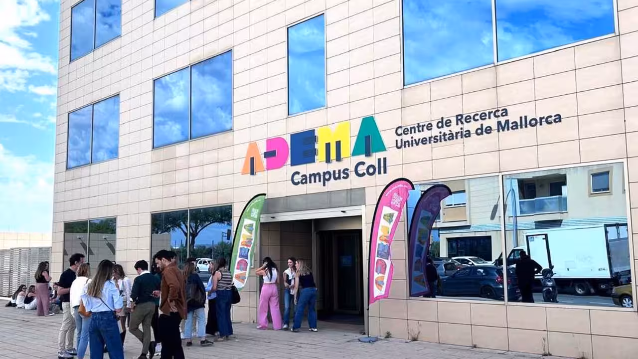 fachada adema CENTRE RECERCA CAMPUS COLL