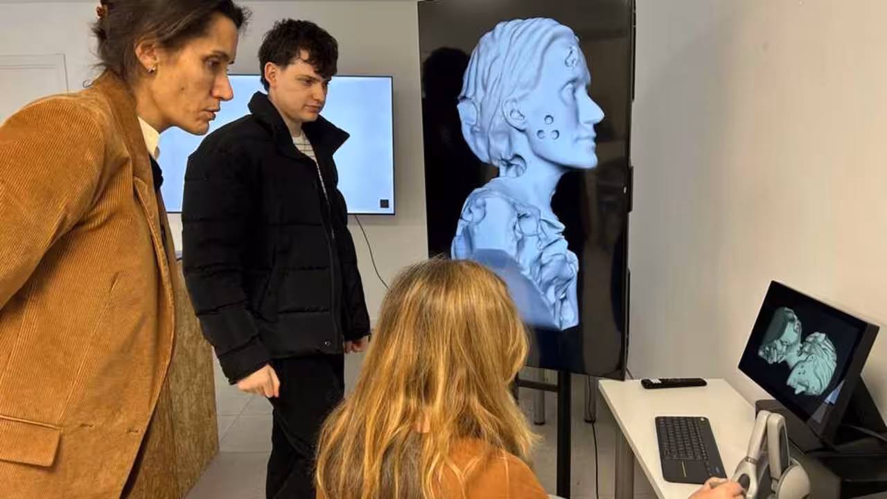 ERIKA KISS EN EL SIMULADOR