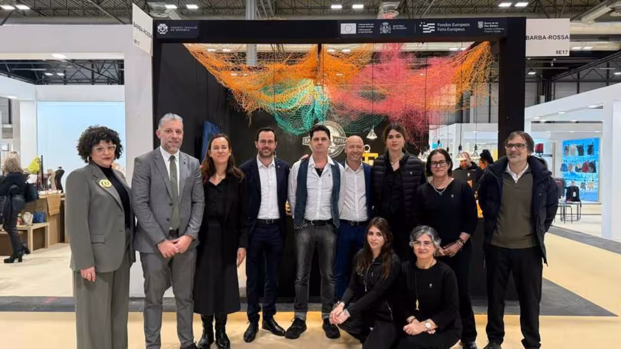 7e707b04-6321-4038-819c-6babc9eb448c