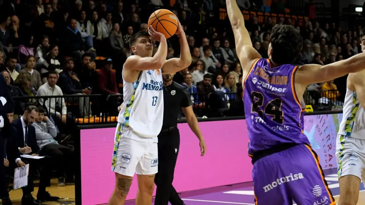 Hestia Menorca gana al Palmer