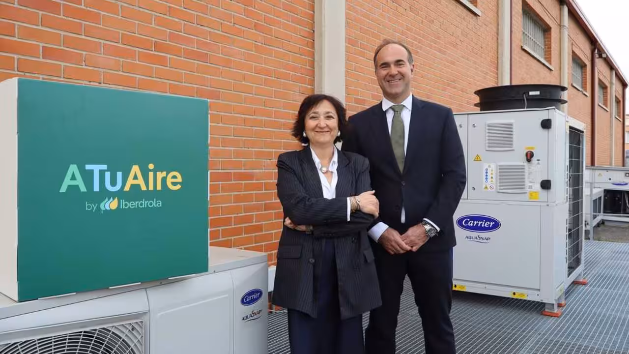 Ana M. Garc&iacute;a L&oacute;pez, de Carrier, y Pablo Collado, de ATuAire by Iberdrola