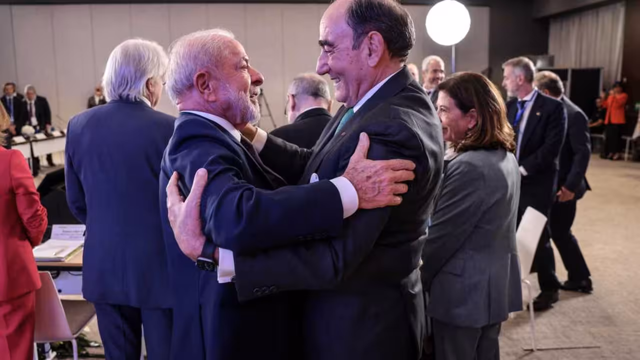 El presidente de Iberdrola y el presidente de Brasil en el encuentro de Barcelona