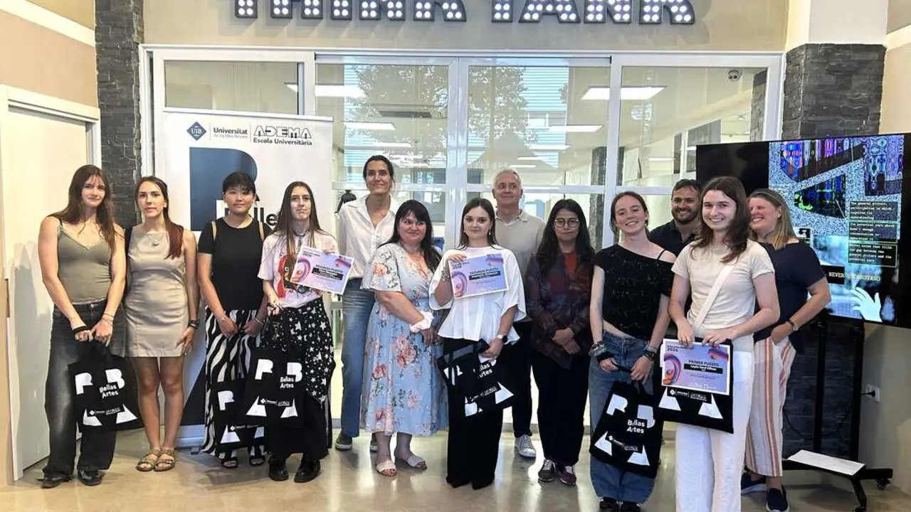 foto1 familia de ganadores y finalistas