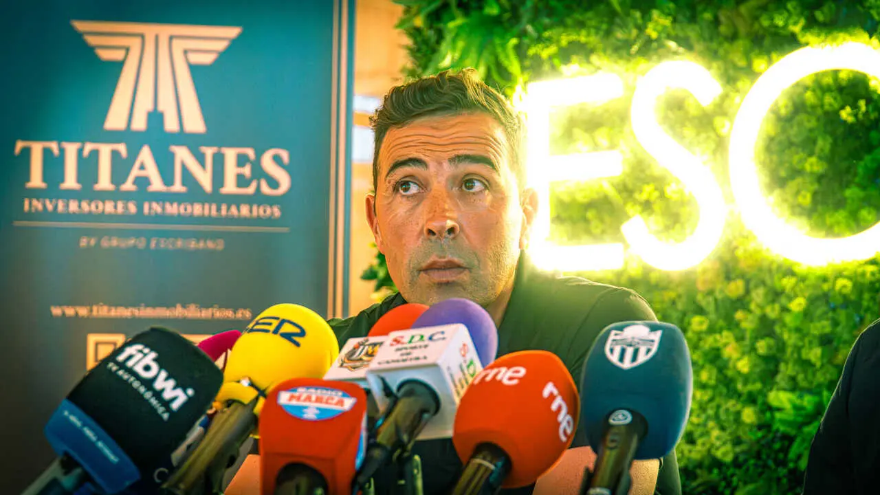 &Oacute;scar Troya