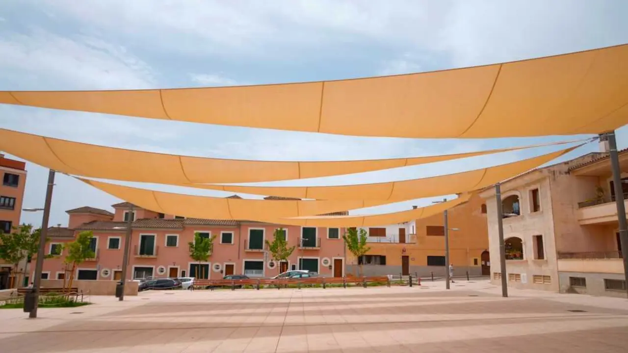 Sistema de sombreado - Plaza Bisbe Planas, barrio de Sant Jordi