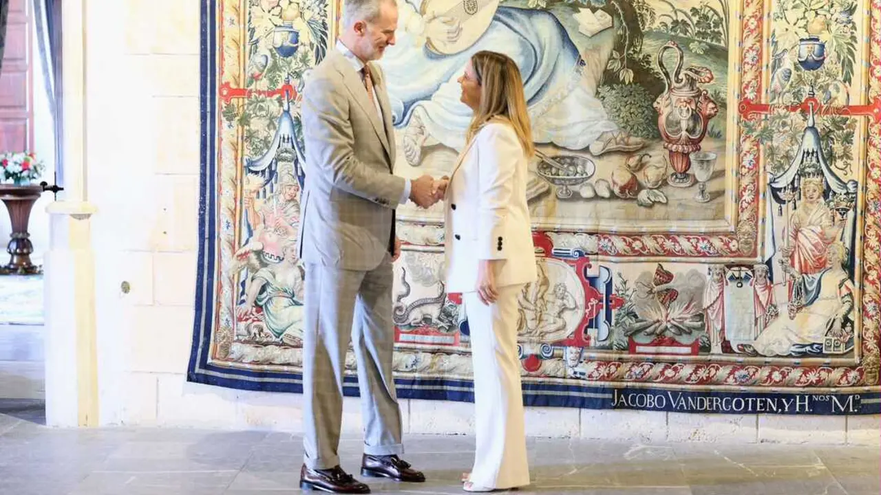 El rey Felipe VI y Prohens se han saludado antes de la audiencia.