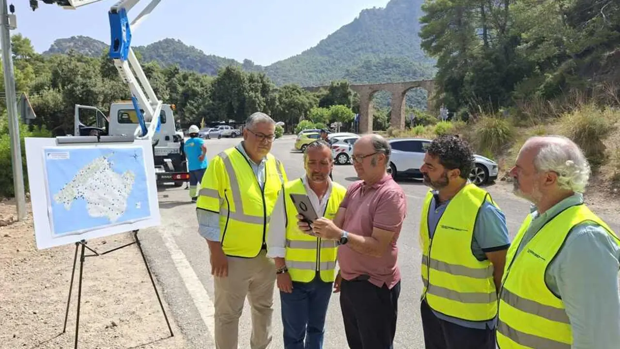 Colocaci&oacute;n de los primeros 64 dispositivos en la carretera de Lluc a sa Calobra
