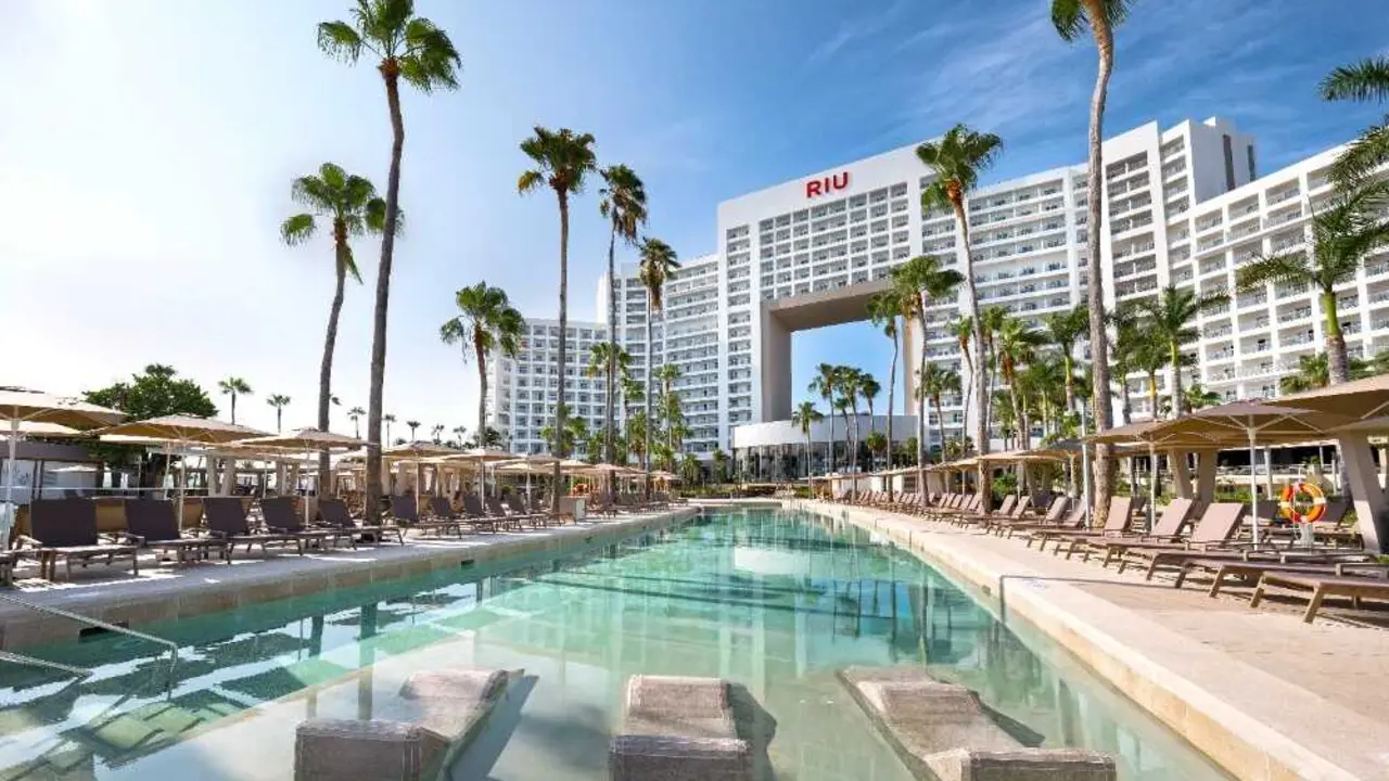 RIU