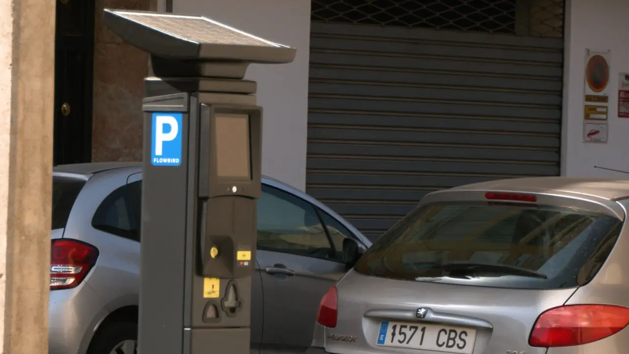 Archivo - M&aacute;quina de la ORA en Palma.
