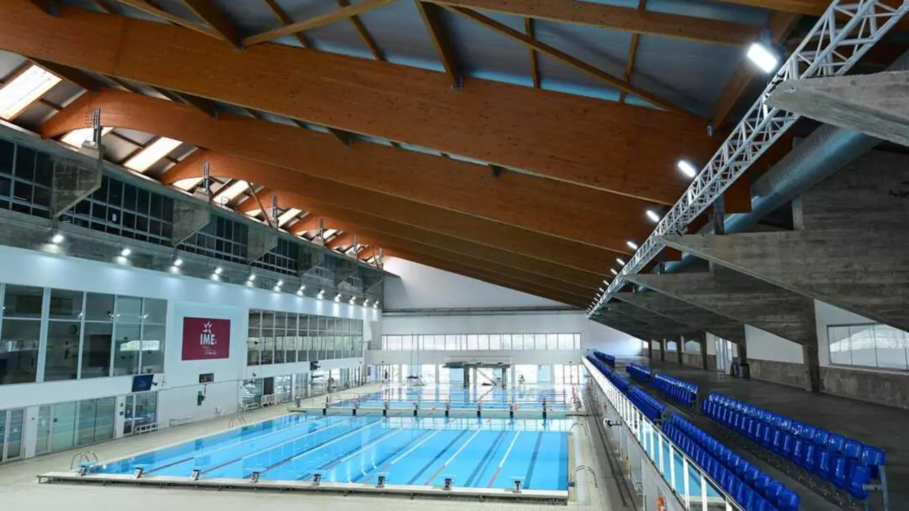 Nueva iluminaci&oacute;n de la piscina de Son Moix.