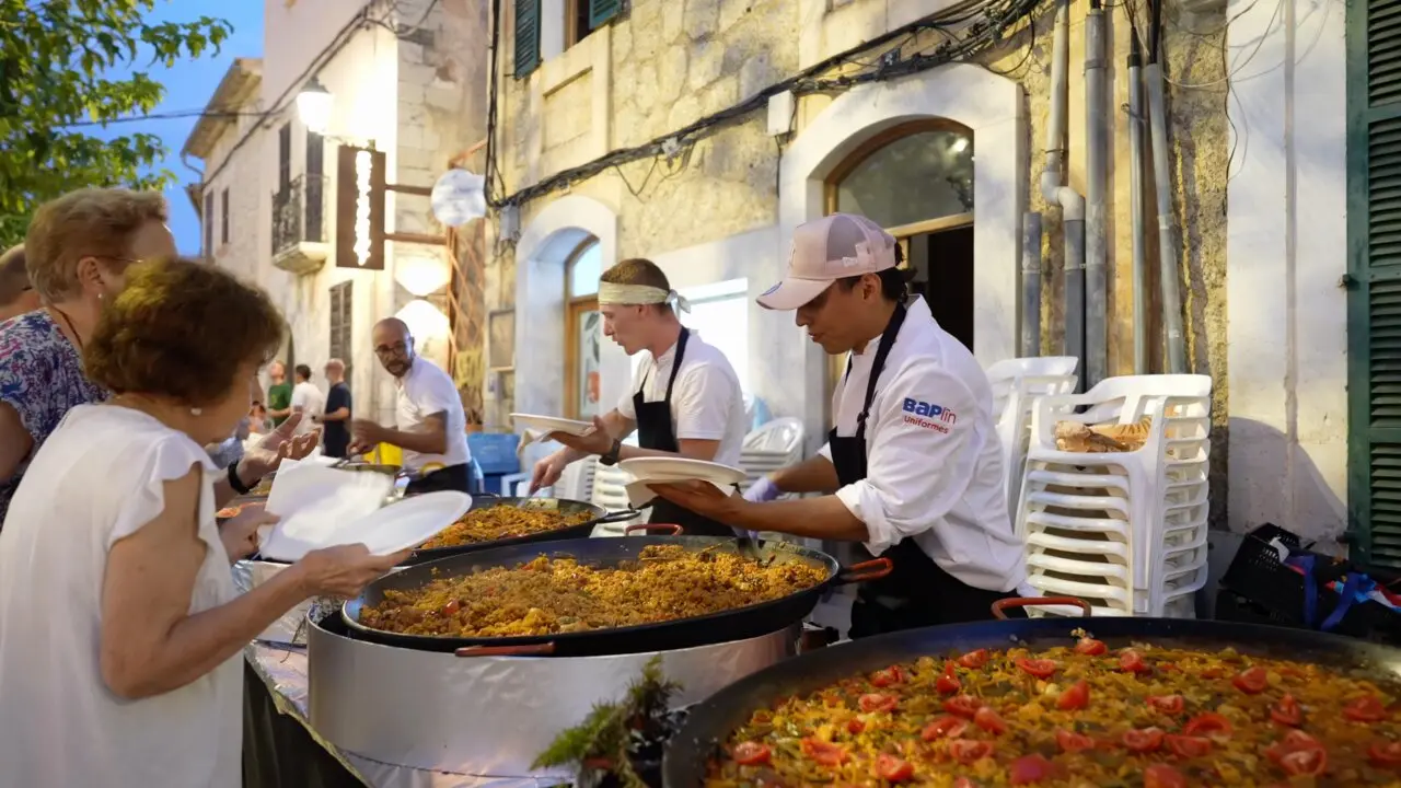 Cena solidaria en el municipio de Selva para impulsar los proyectos de cooperaci&oacute;n de TATU Project.