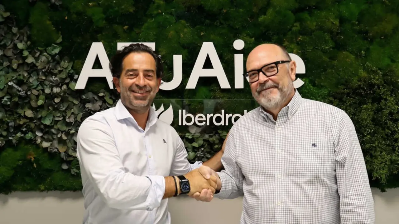 Carlos F.Cabeza (Mediterr&aacute;neo) y J.L. Guti&eacute;rrez (ATuAire by Iberdrola)