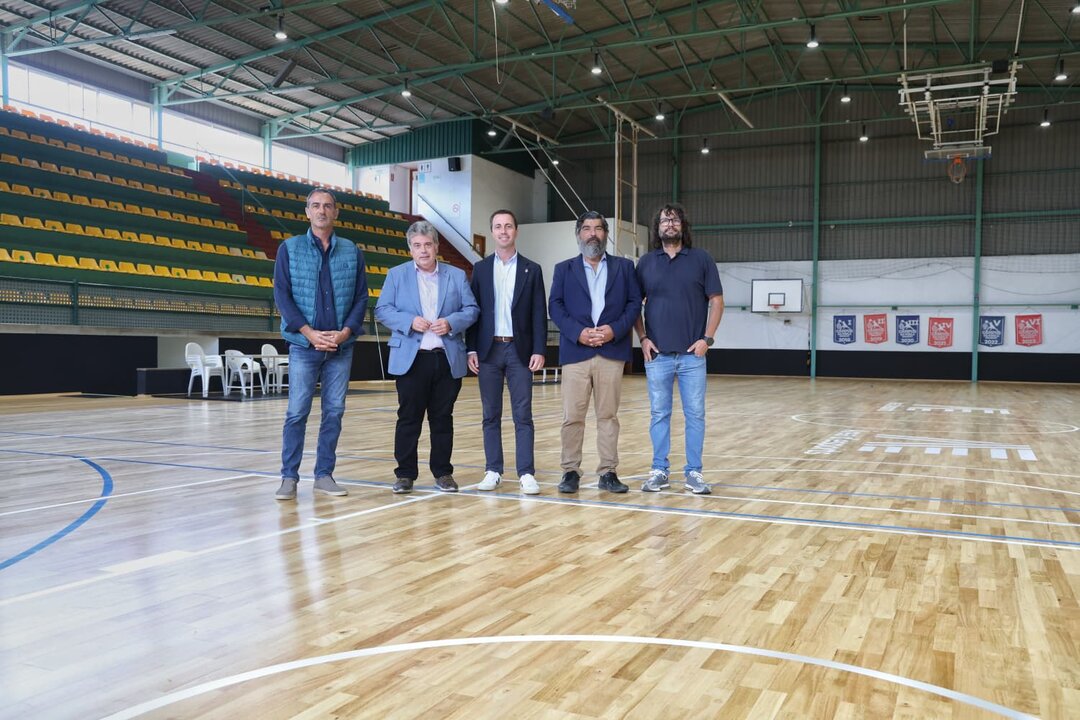 2025-09-30 Visita al pavelló de sa Pobla 8