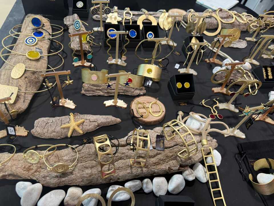 d874fd8d-d94d-442d-b4df-1778c052f6e9