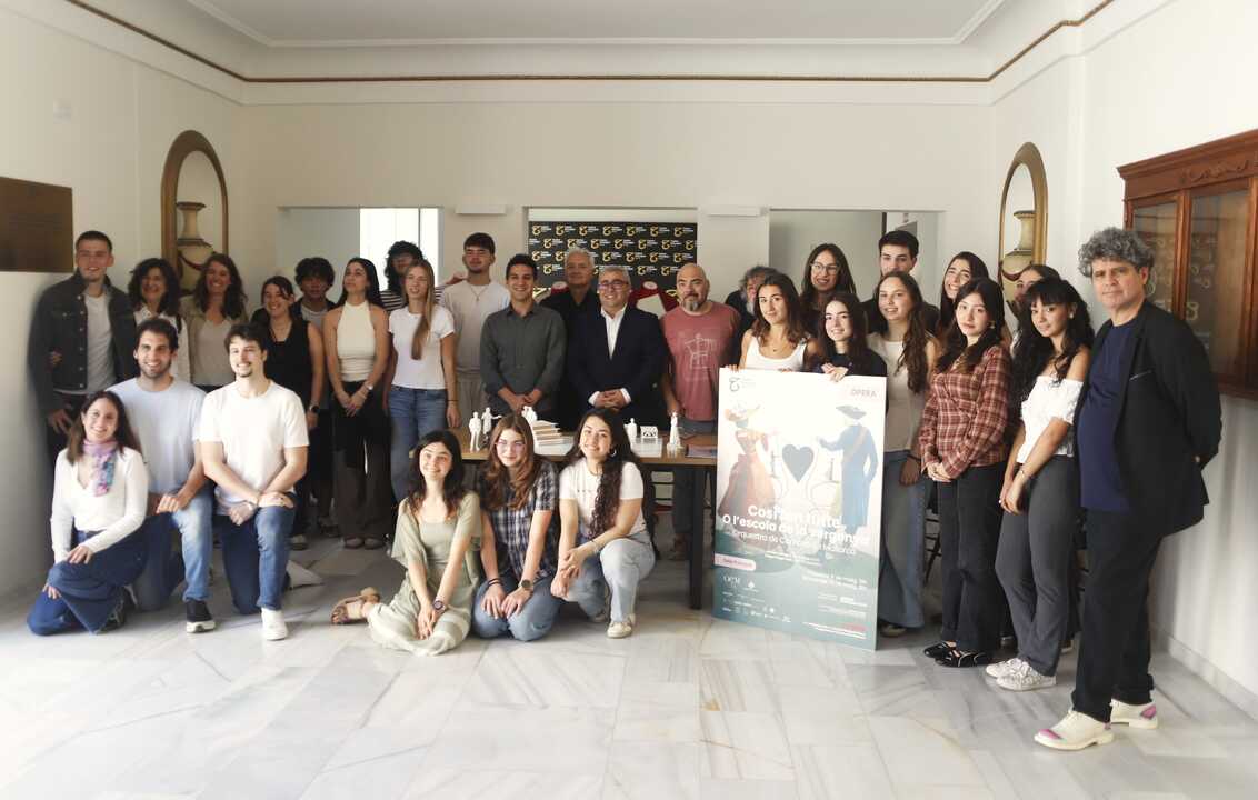 FOTO FAMILIA PRESENTACIÓN OPERA PROYECTO