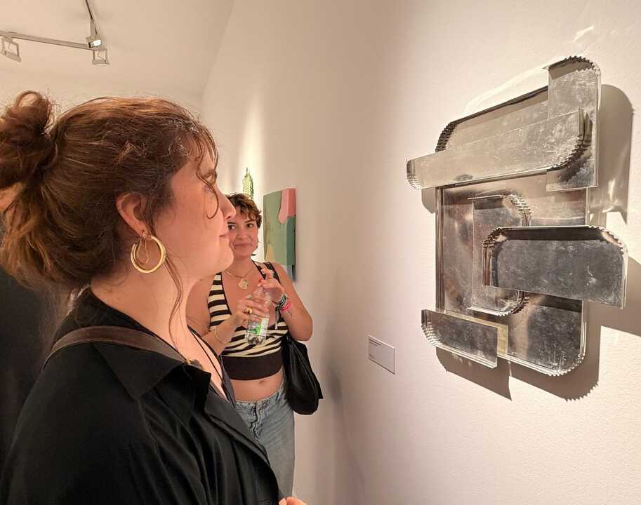 foto alumna en inauguración venecia