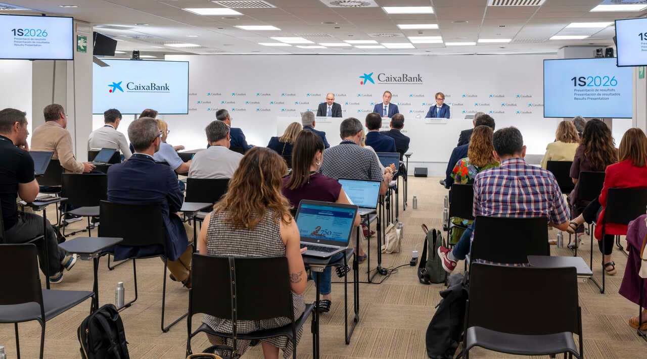 Foto 5 Gonzalo Gortázar, presentación de Resultados CaixaBank 1S 2026
