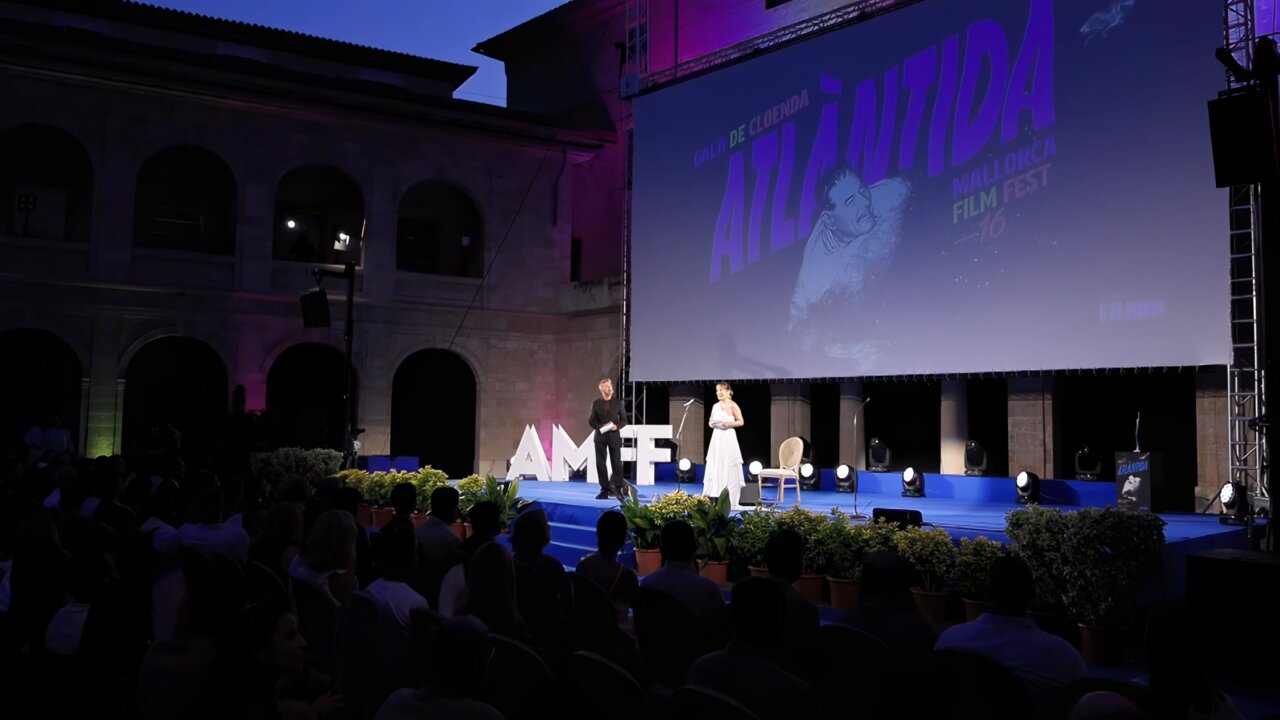 Ceremonia de clausura de la 16ª edición del Atlàntida Mallorca Film Fest, celebrada en el patio del Centro Cultural La Misericordia.