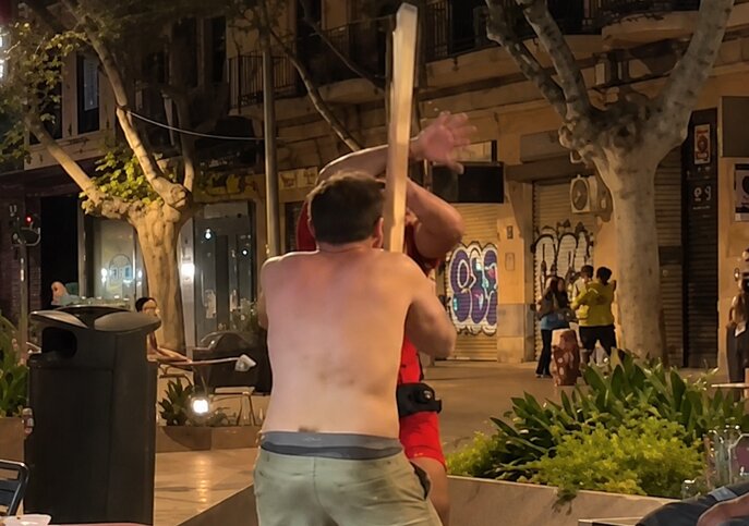 Arrestado por perseguir y golpear con un listón de madera a un joven en Palma