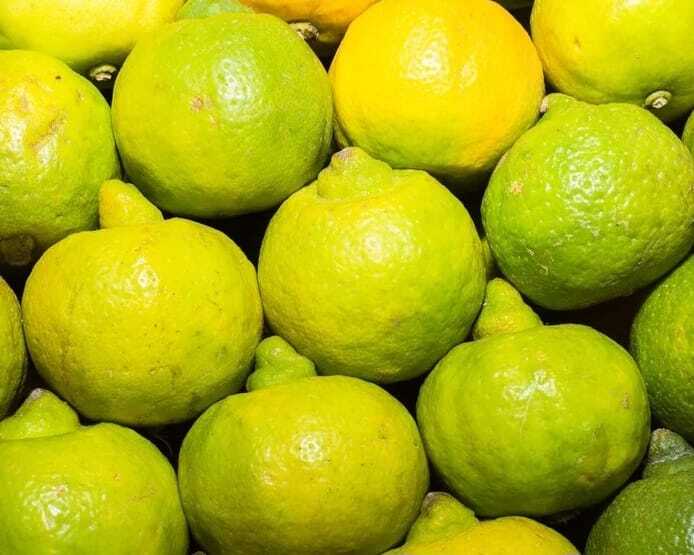 Unos limones.