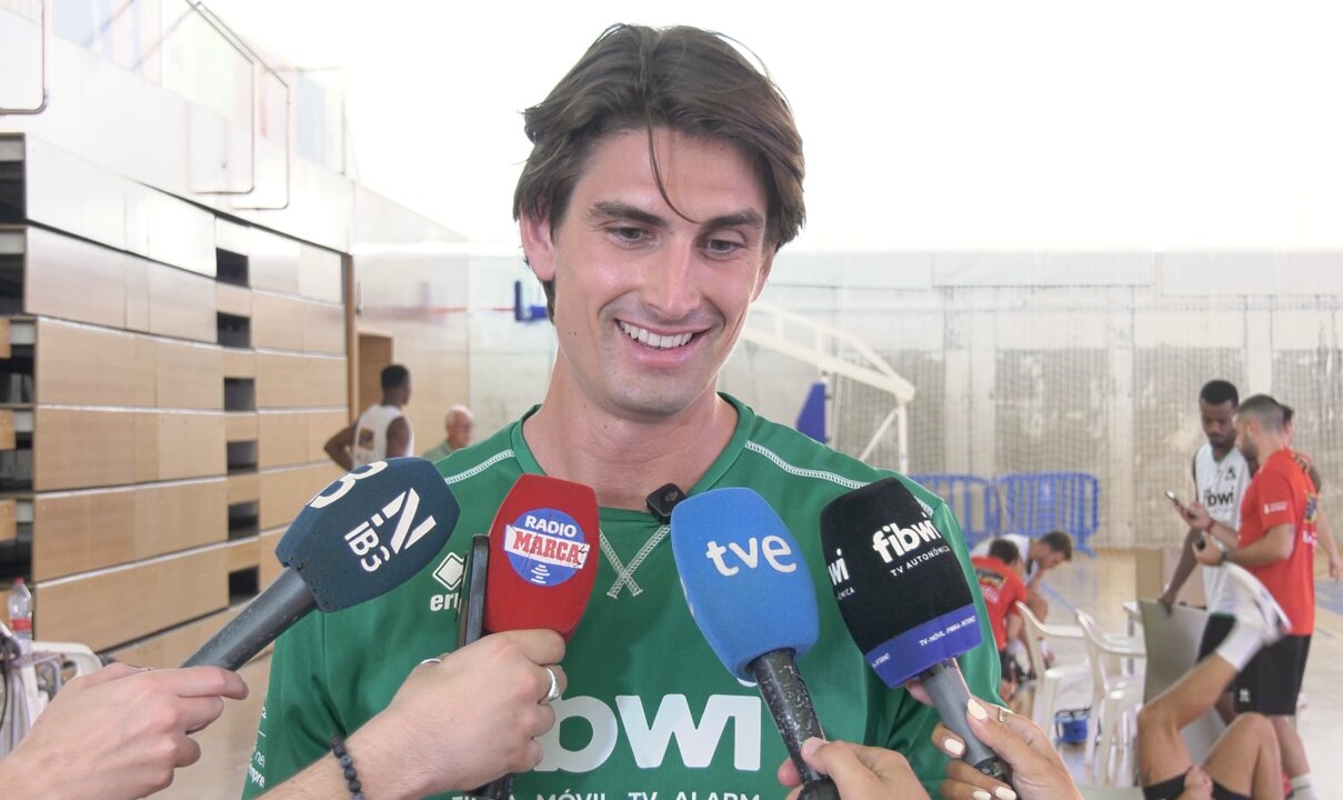 Xabi Beraza: "Vamos a ir con paciencia y con buena letra, todavía no entraré en los primeros partidos"