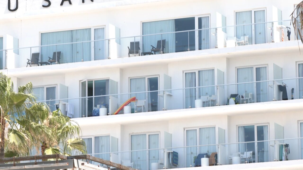 RIU Hotels & Resorts.